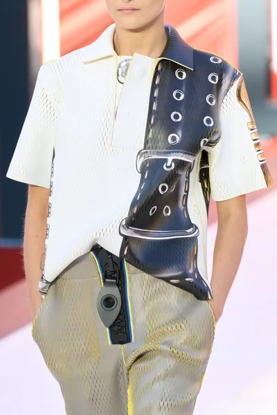 Look 23